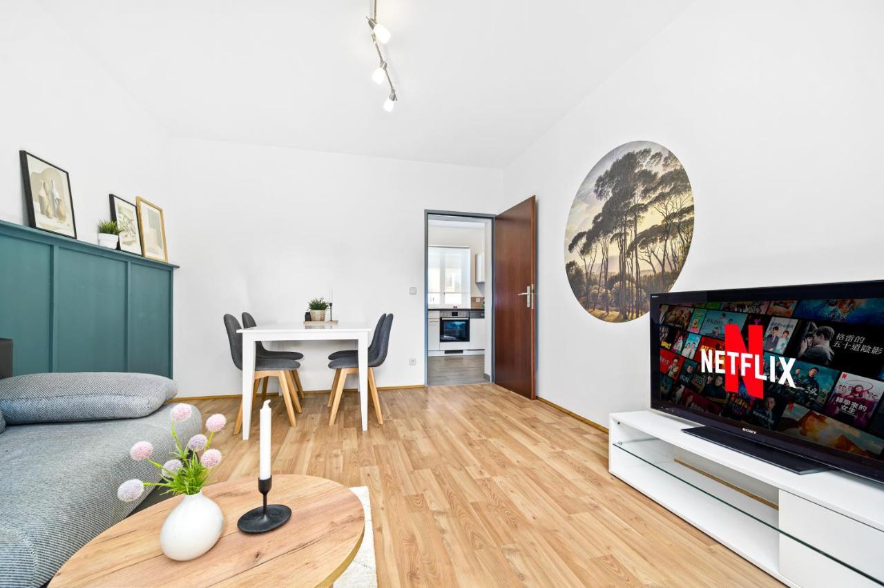 Erholung Pur Nahe Krankenhaus & Uni Mit Parkplatz! Appartement Graz Buitenkant foto